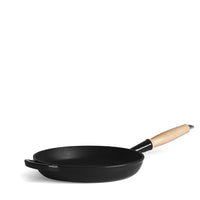 JERNVERKET STEKPANNA 28 CM MED TRÄHANDTAG