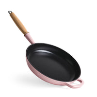 JERNVERKET STEKPANNA 28 CM MED TRÄHANDTAG